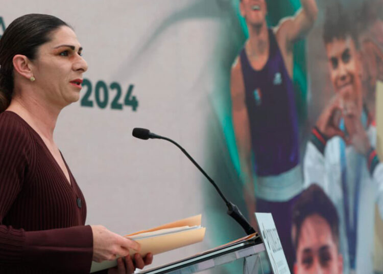 Ana Guevara responde sobre vuelo ejecutivo a París en aerolínea de lujo